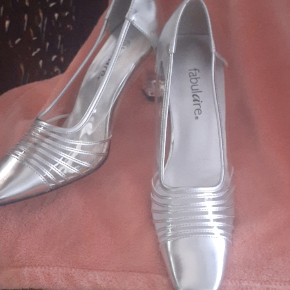 Fabulaire pumps